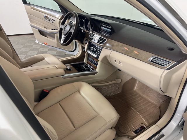 Used 2014 Mercedes-Benz E 250 BlueTEC Sedan image 30