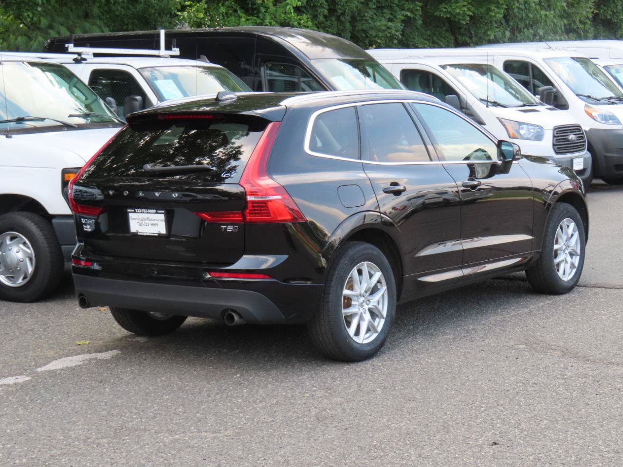 Used 2018 Volvo XC60 T5 Momentum AWD/4WD image 4