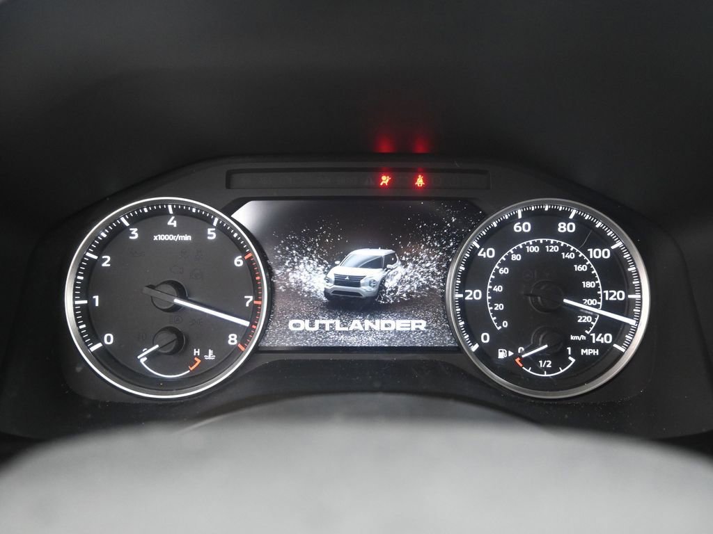 Used 2022 Mitsubishi Outlander SE image 9