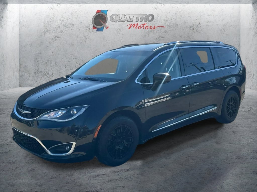 Used 2017 Chrysler Pacifica Touring-L Plus w/ Advanced Safetytec Group FWD image 1