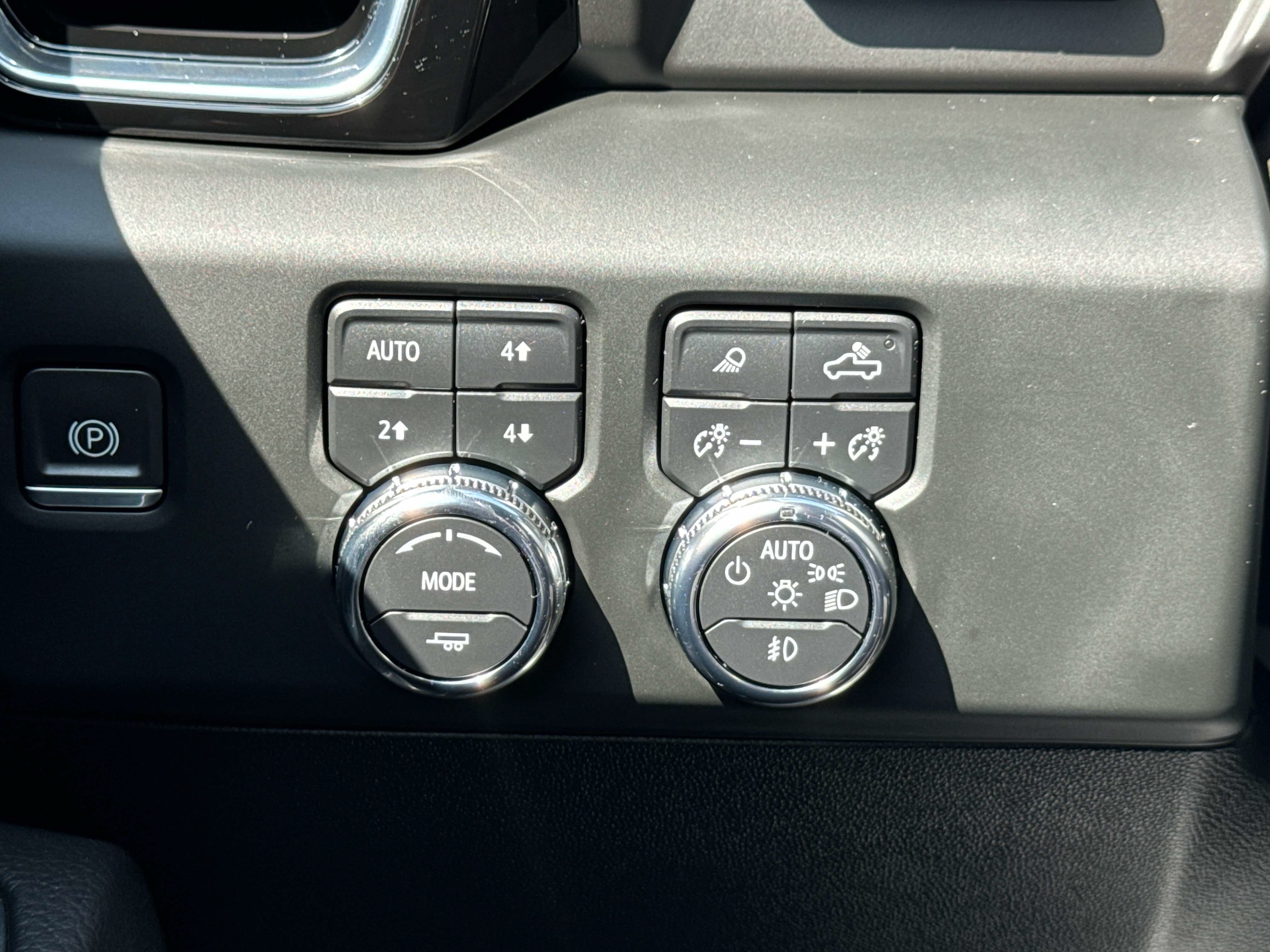 Used 2024 GMC Sierra 2500 Denali w/ Denali Reserve Package AWD/4WD image 26