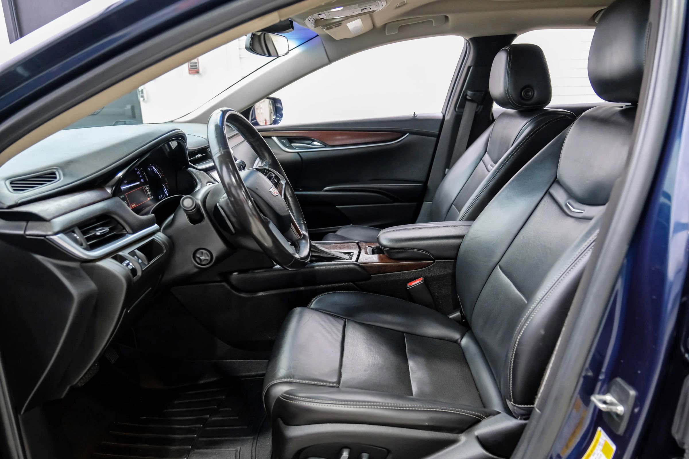 Used 2019 Cadillac XTS Luxury image 21
