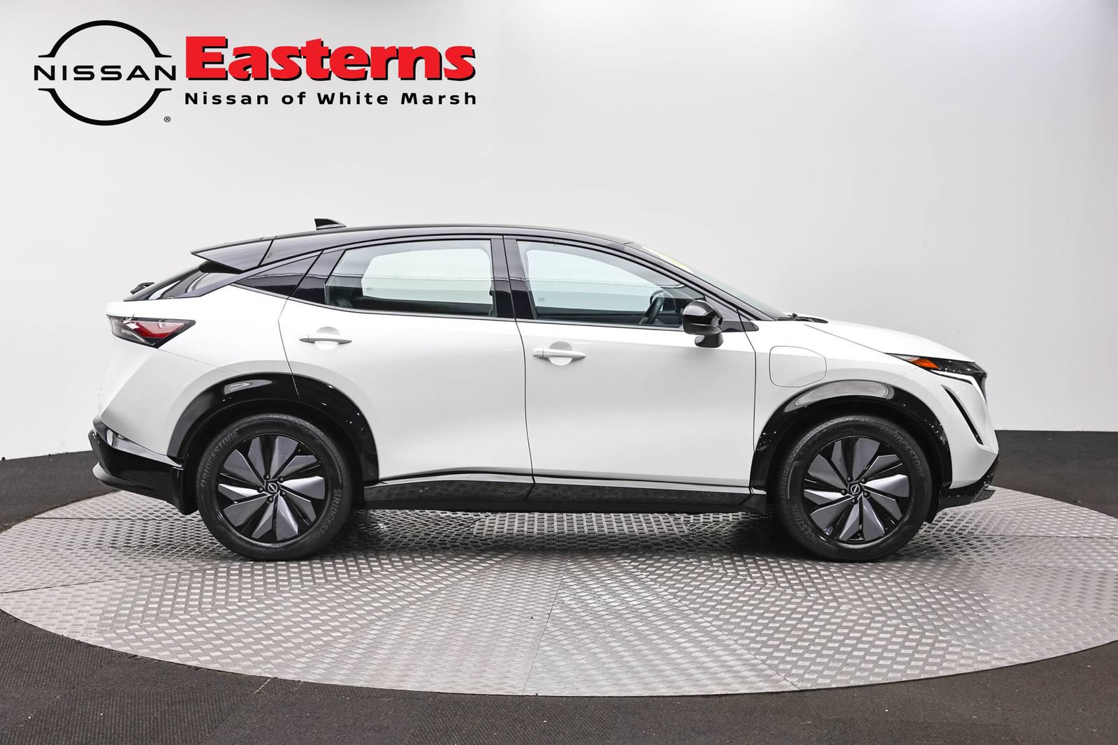 Used 2024 Nissan Ariya AWD image 4