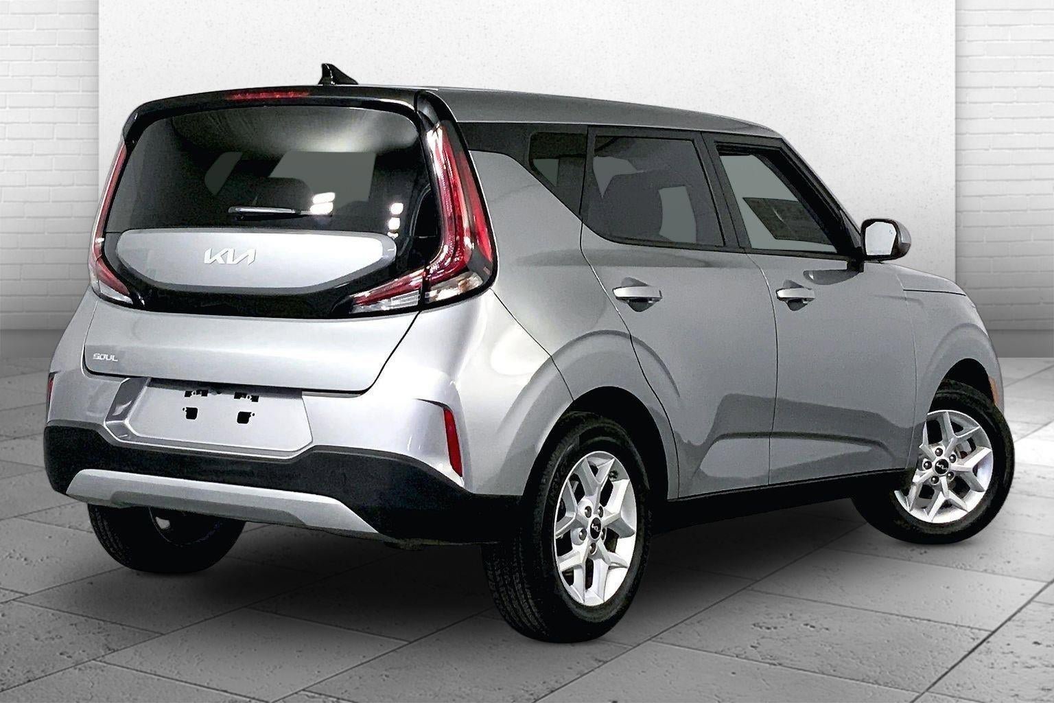 Certified 2025 Kia Soul LX image 13