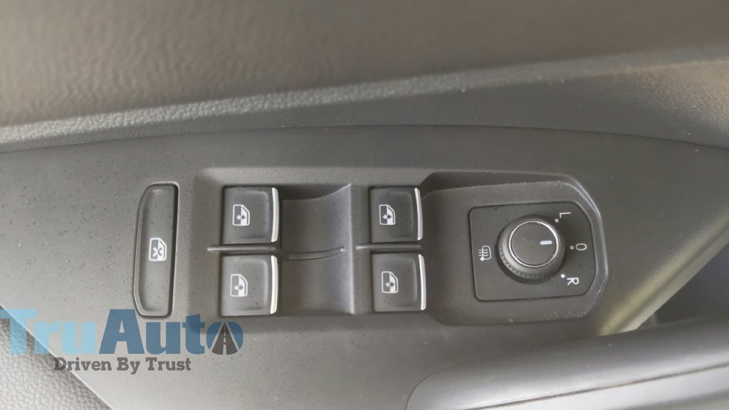 Used 2023 Volkswagen Jetta SE FWD image 19
