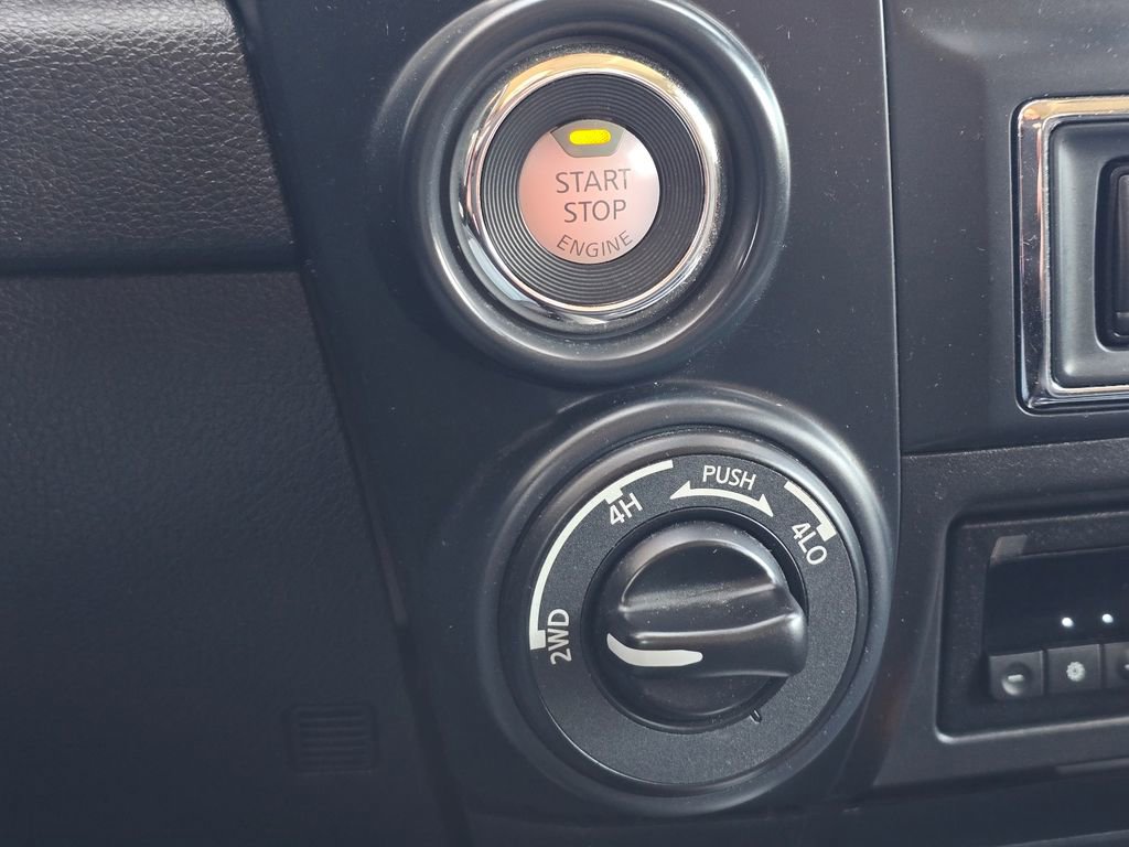 Used 2024 Nissan Titan SV w/ SV Convenience Package image 19