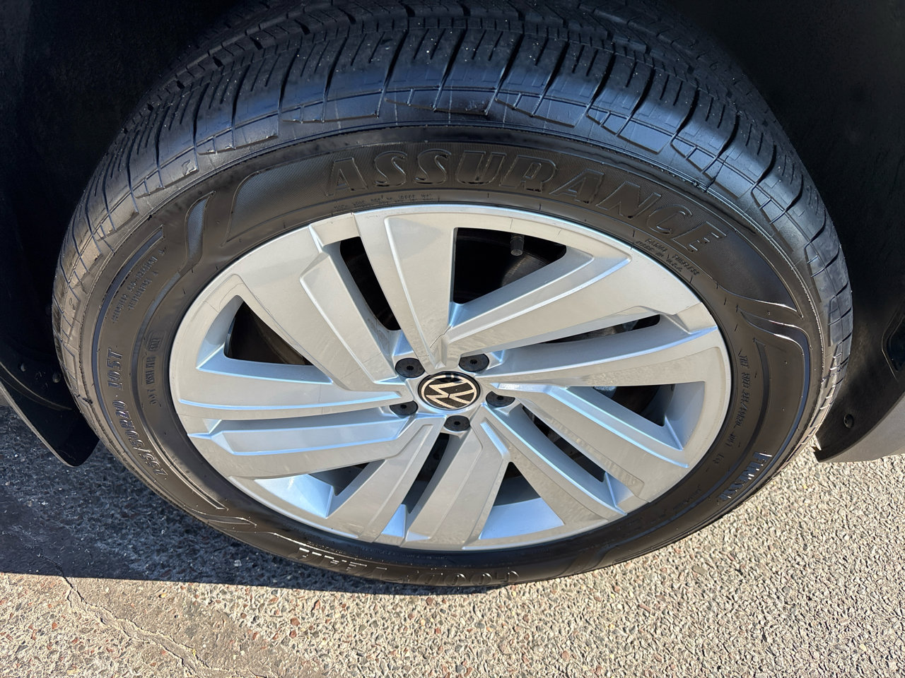 Used 2021 Volkswagen Atlas Cross Sport SE image 31