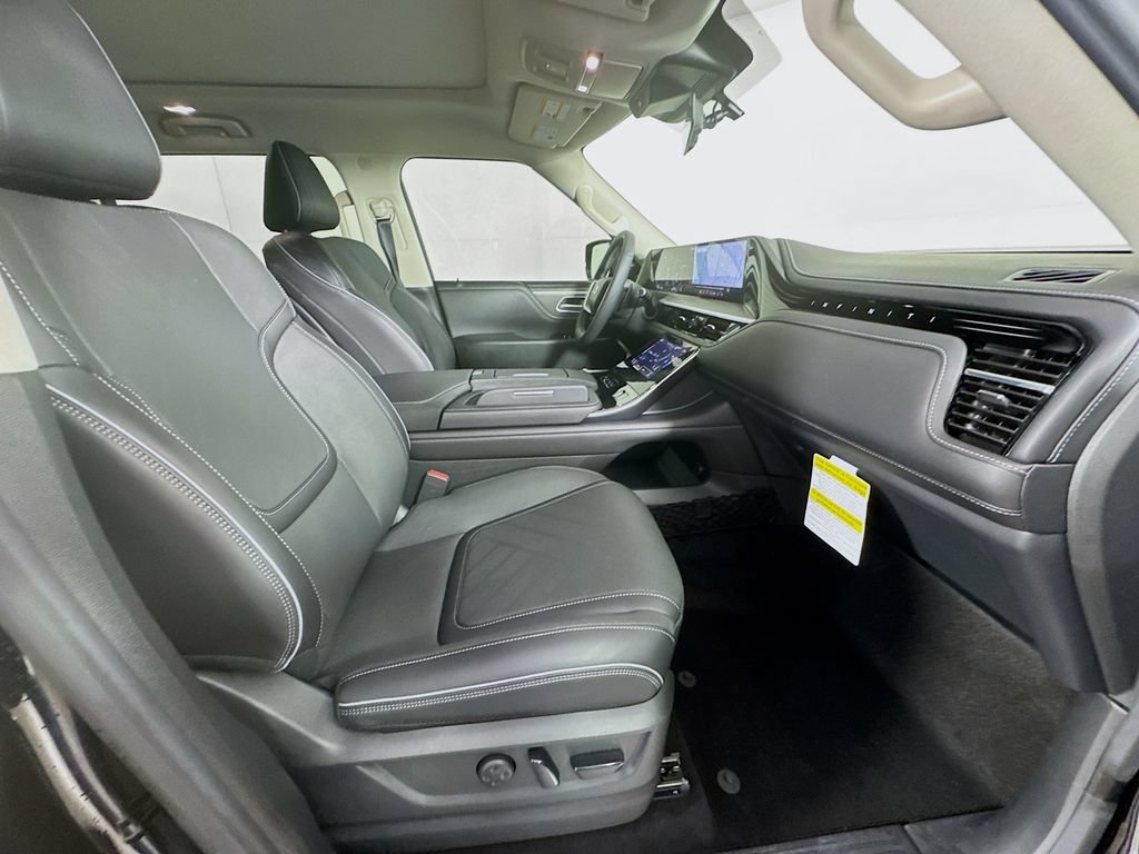 Certified 2026 INFINITI QX80 Luxe w/ Cargo Package AWD/4WD image 38