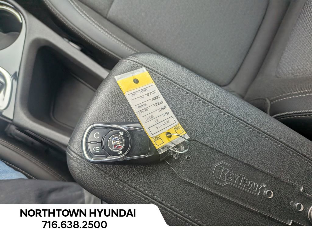 Used 2021 Buick Encore GX Select image 19