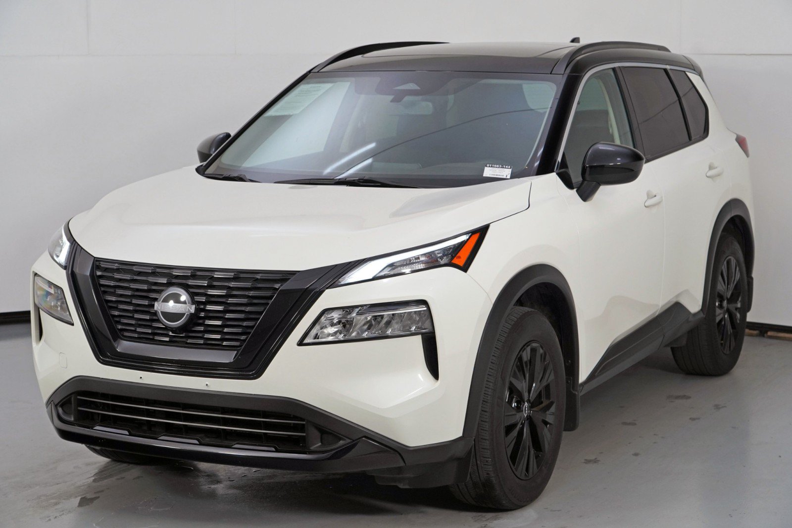 Used 2023 Nissan Rogue SV w/ SV Premium B Package FWD image 43