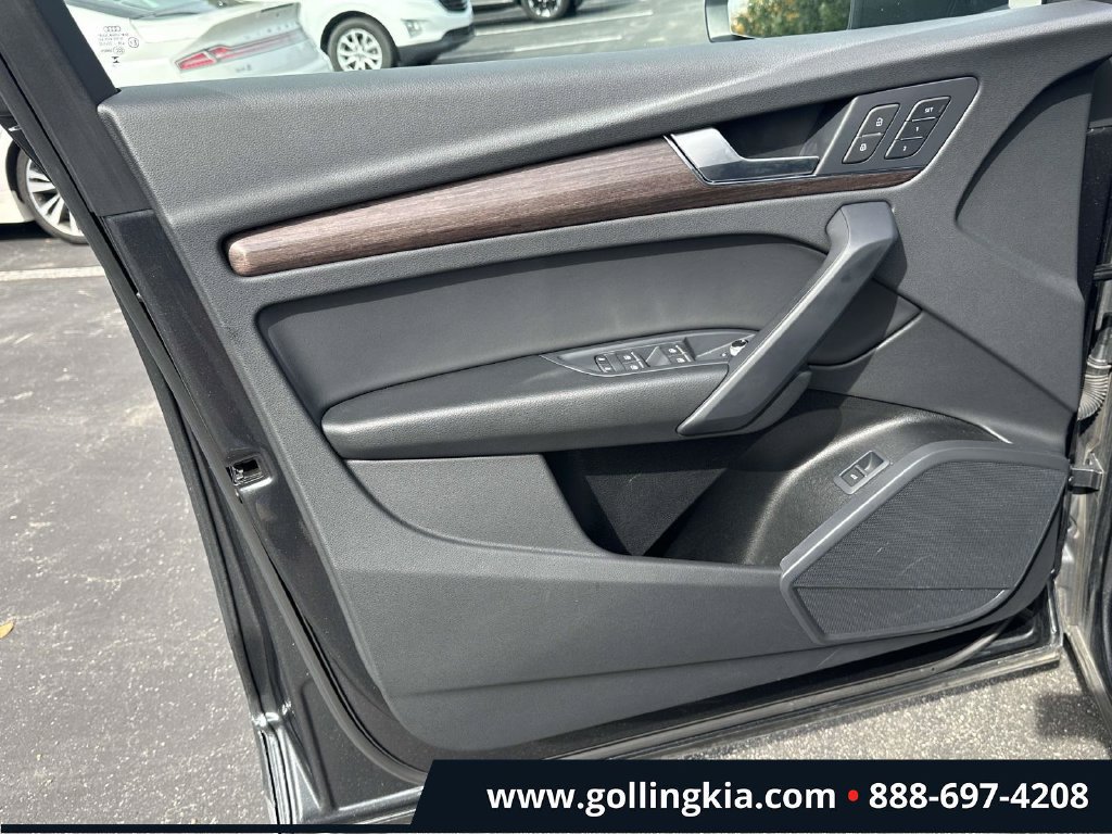 Used 2024 Audi Q5 2.0T Premium w/ Convenience Package AWD/4WD image 16