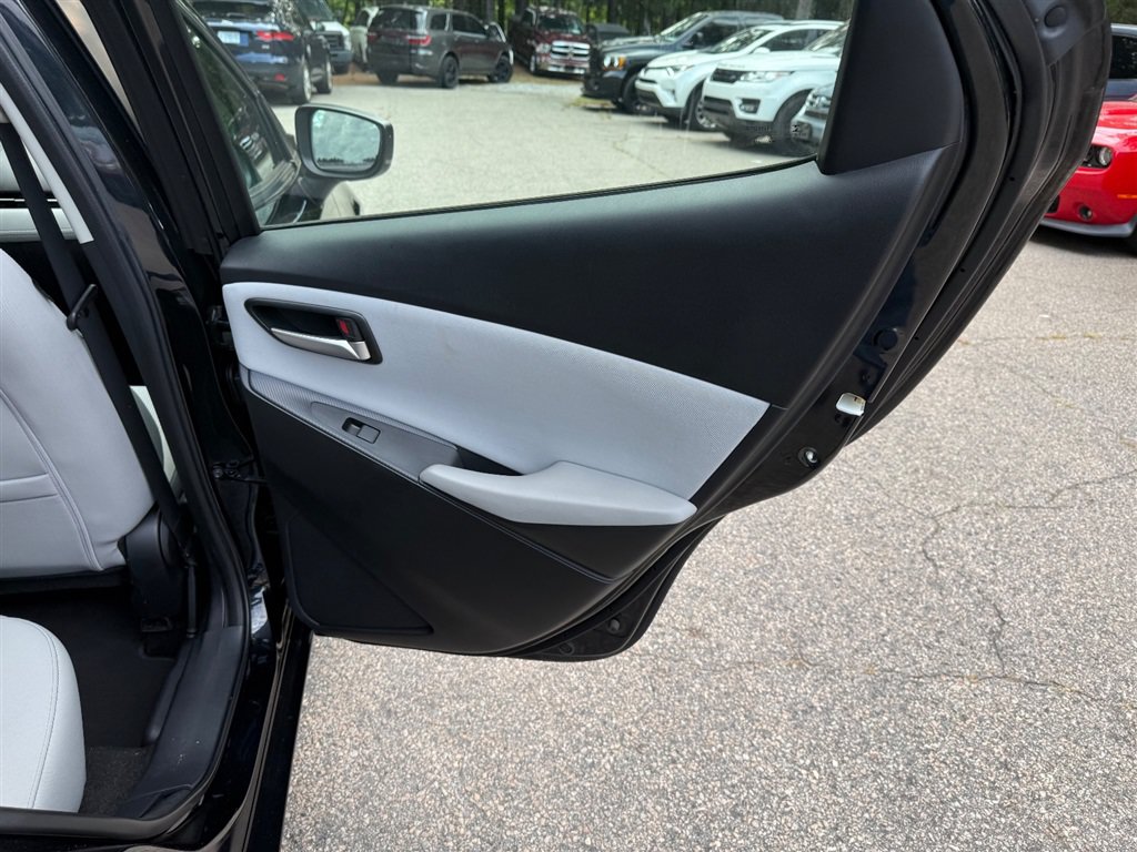 Used 2019 Toyota Yaris LE FWD image 19