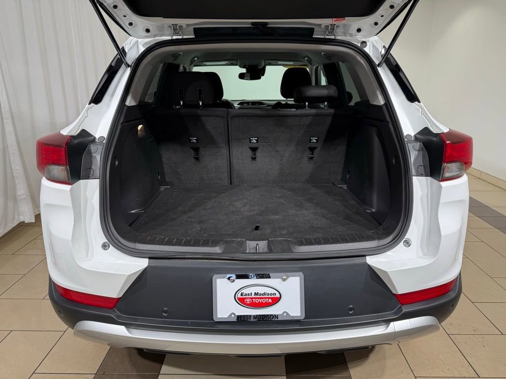 Used 2022 Chevrolet TrailBlazer LT w/ Convenience Package image 11