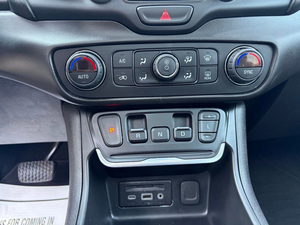 Used 2020 GMC Terrain SLT w/ Preferred Package image 9