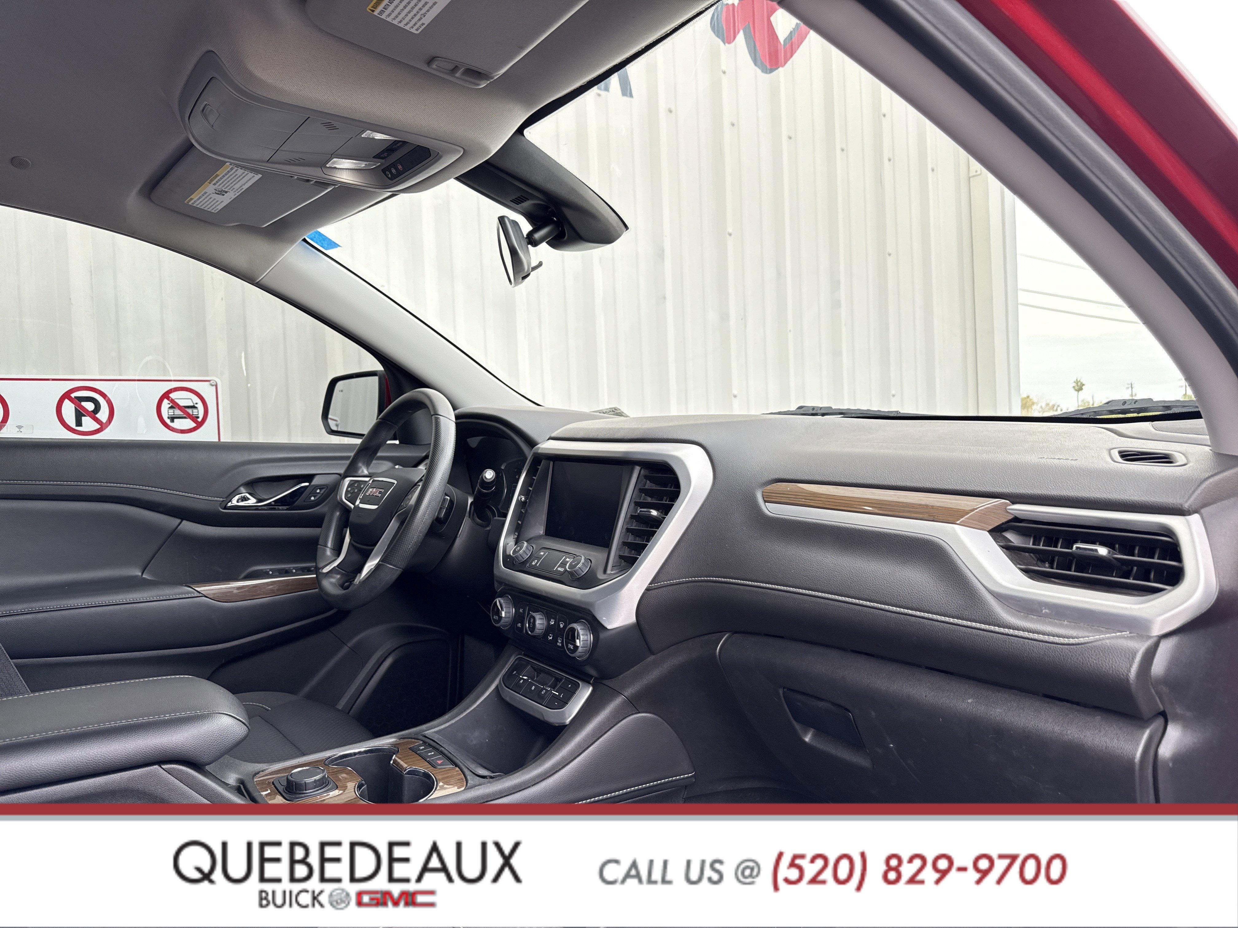 Used 2023 GMC Acadia SLE image 31