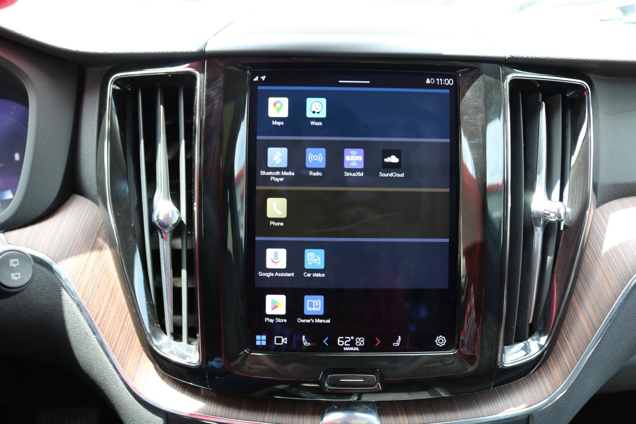 Used 2022 Volvo XC60 B5 Momentum AWD/4WD image 37