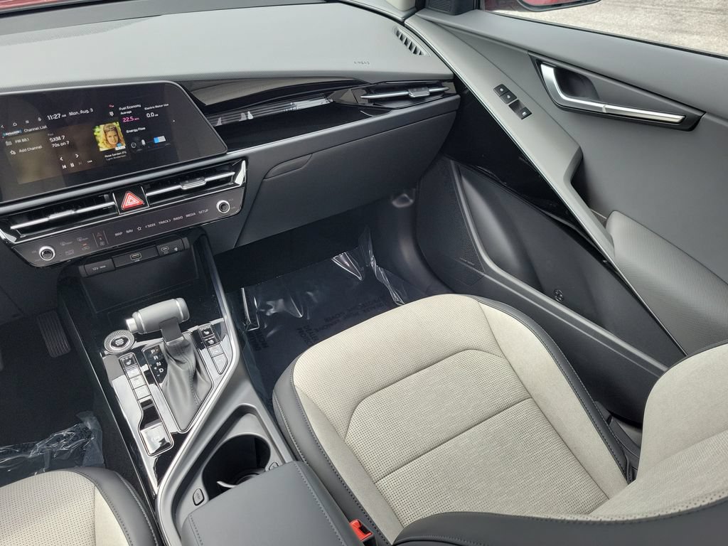 New 2026 Kia Niro FWD image 29
