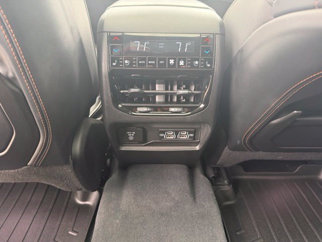 Used 2023 Jeep Grand Cherokee L Summit AWD/4WD image 34