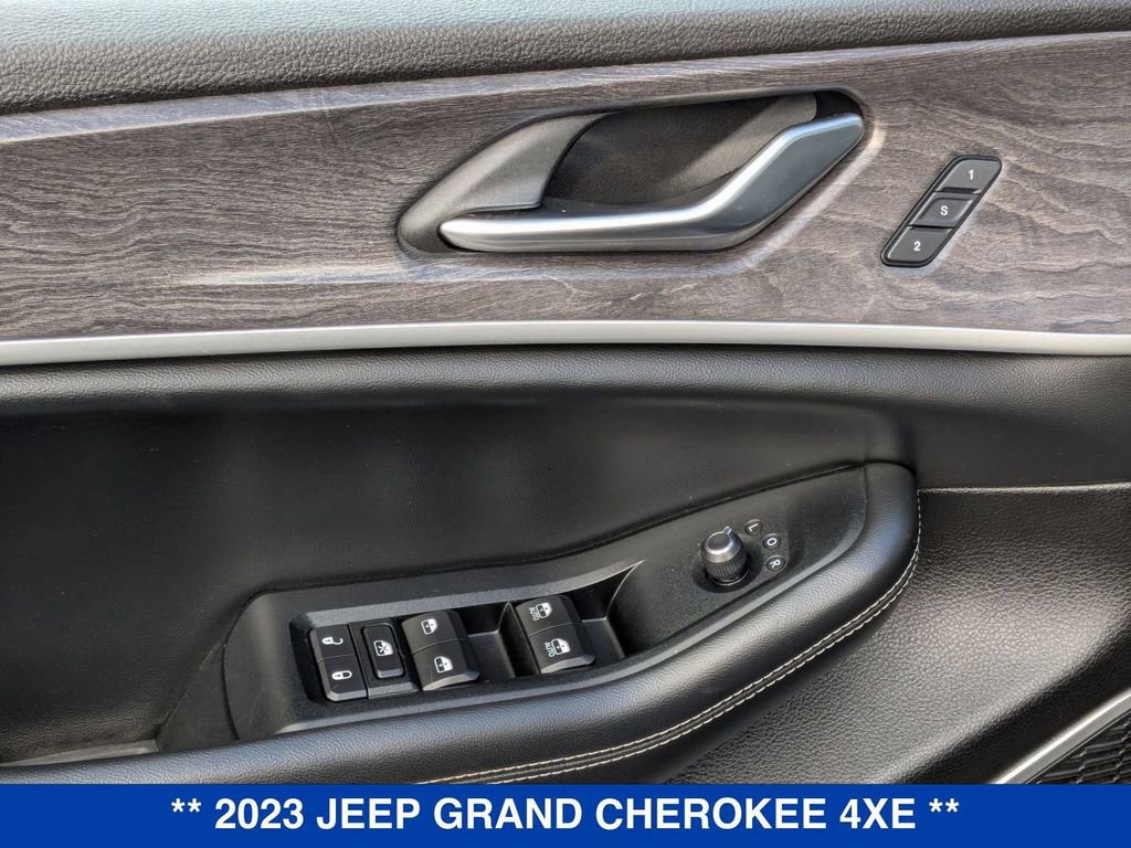 Used 2023 Jeep Grand Cherokee 4WD 4xe image 12