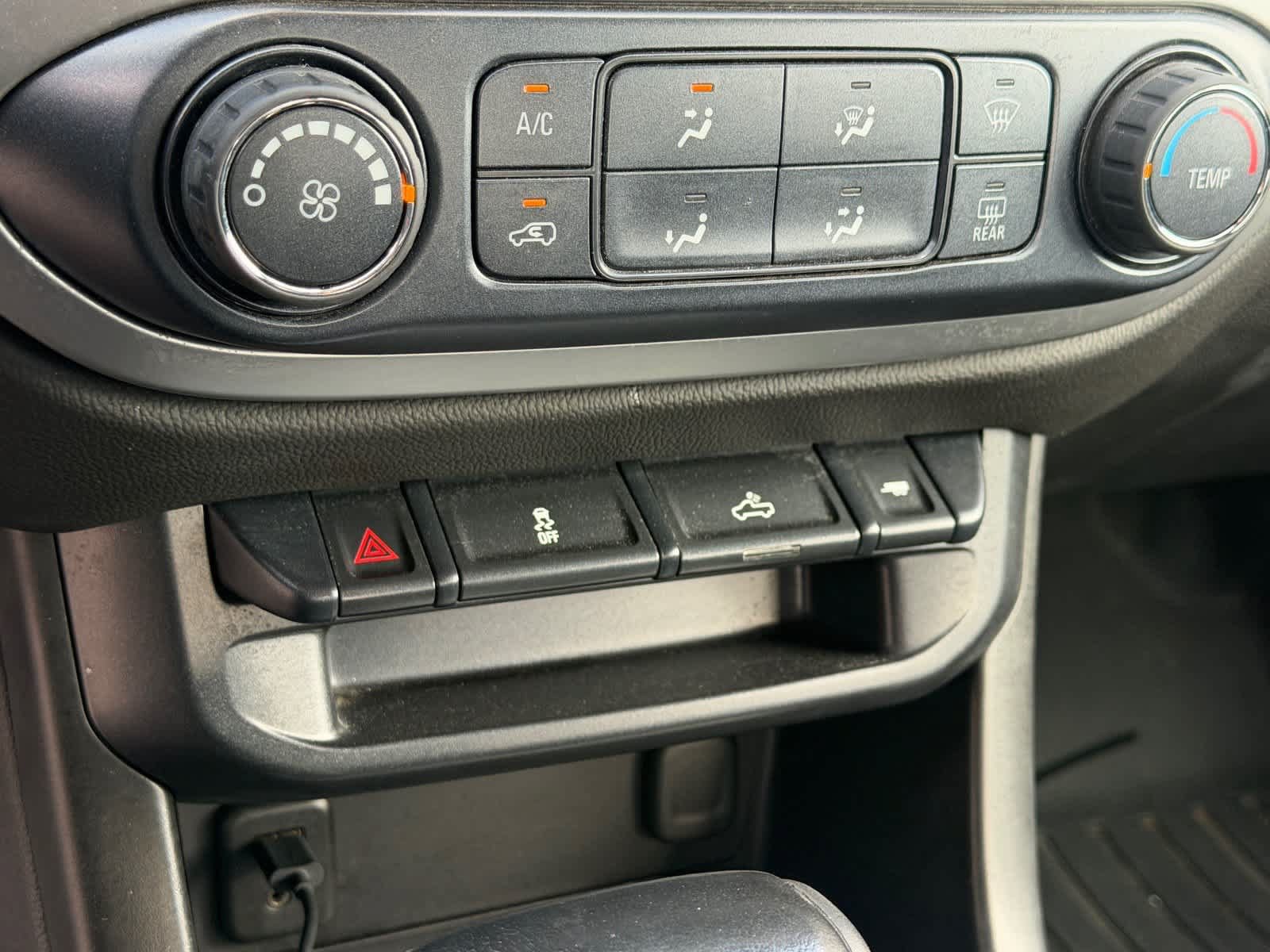 Used 2018 Chevrolet Colorado LT w/ LT Convenience Package RWD image 21