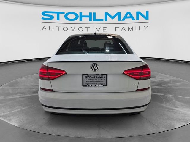 Used 2018 Volkswagen Passat 3.6 FWD image 5