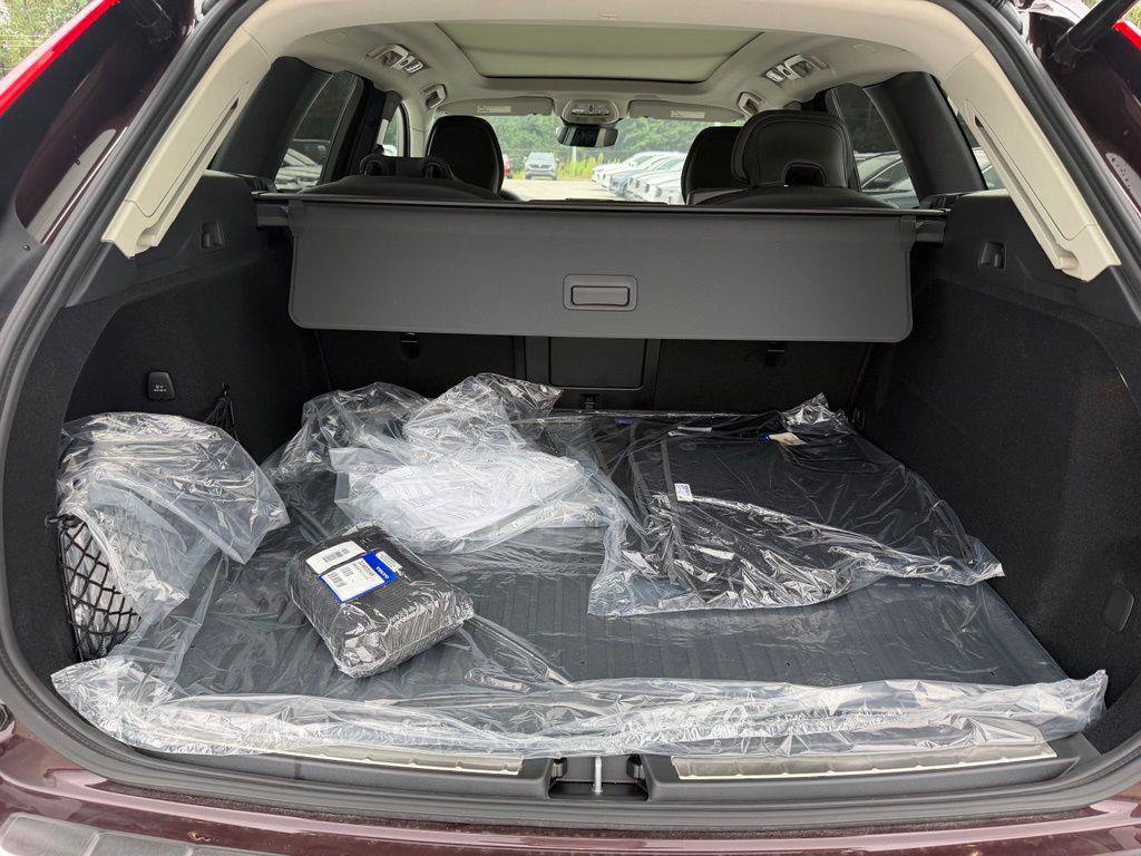 New 2026 Volvo XC60 T8 Ultra w/ Protection Package Premier AWD/4WD image 25
