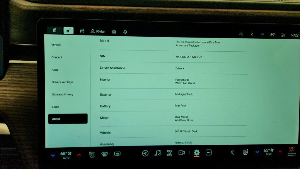 Used 2024 Rivian R1S Adventure image 15