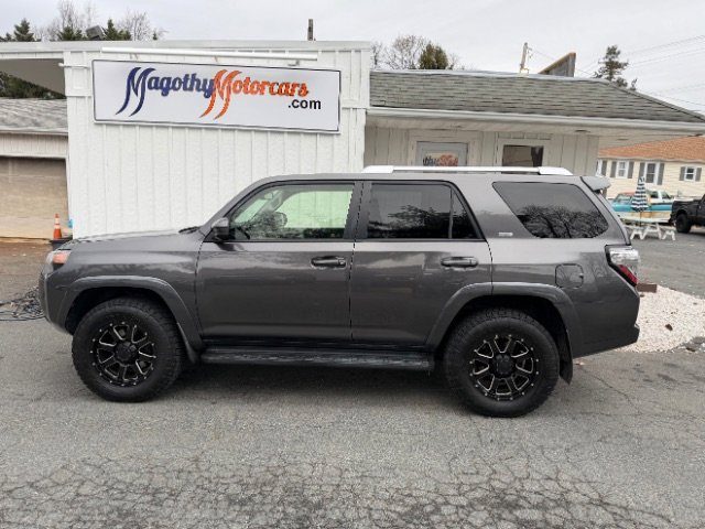 Used 2014 Toyota 4Runner 4WD image 6