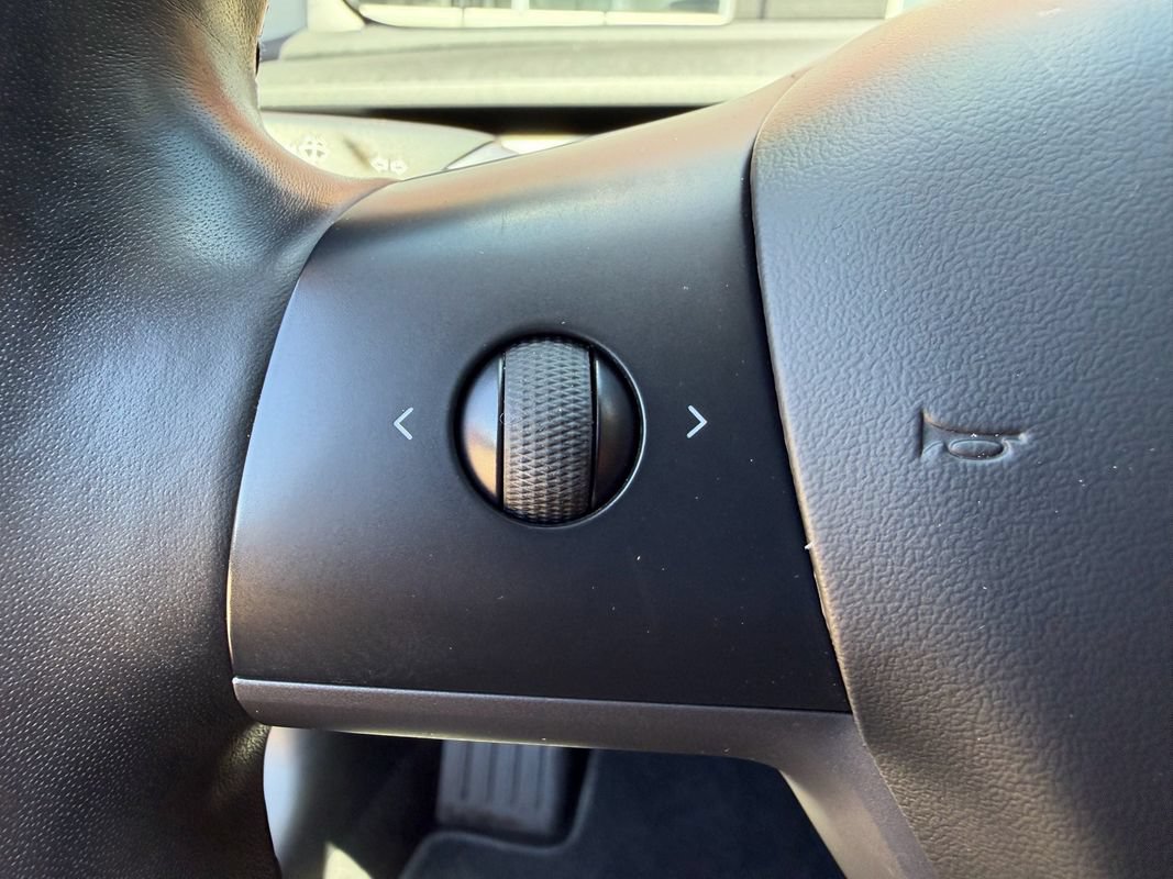 Used 2018 Tesla Model 3 Long Range RWD image 22