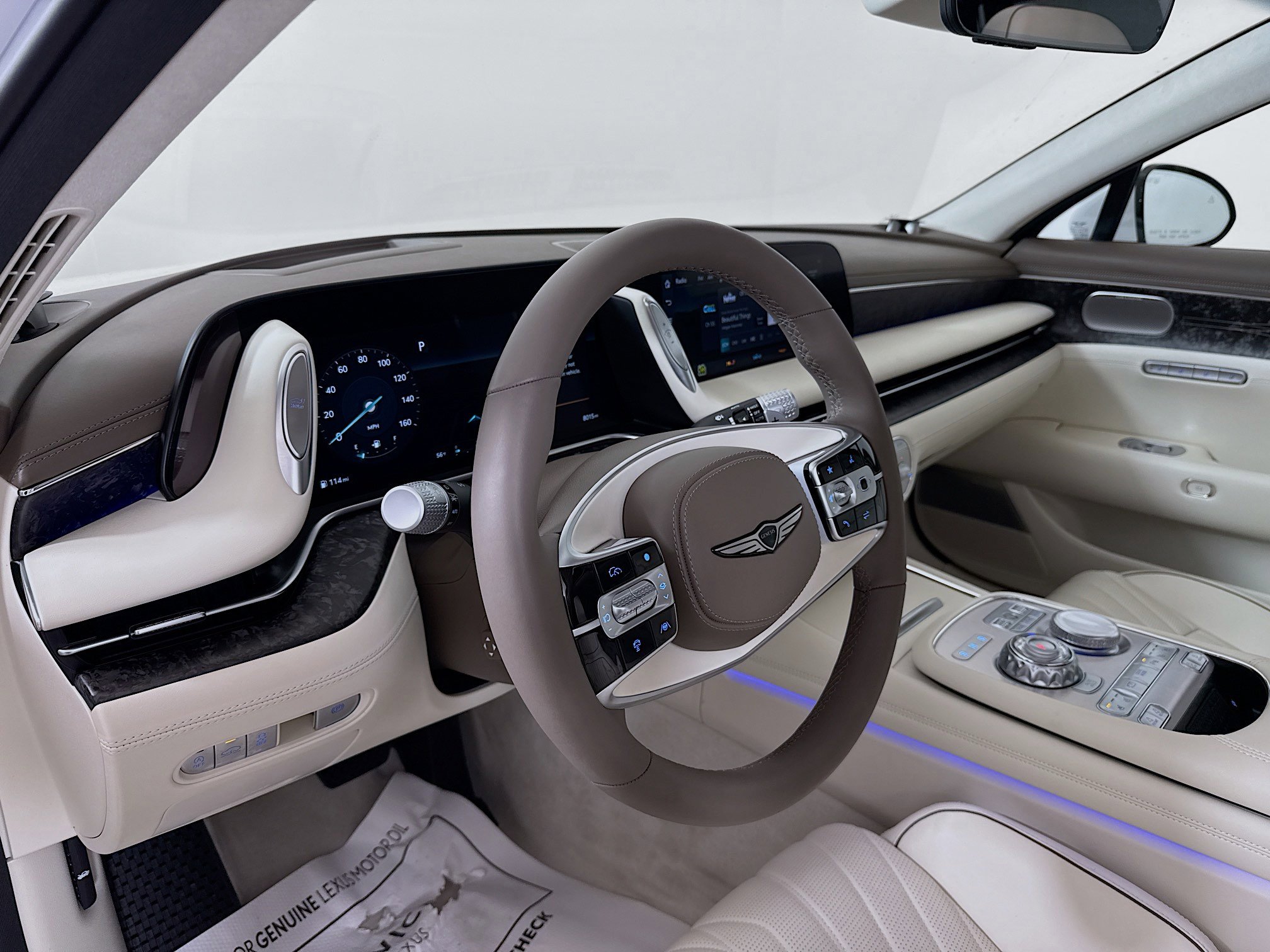 Used 2025 Genesis G90 3.5T image 9