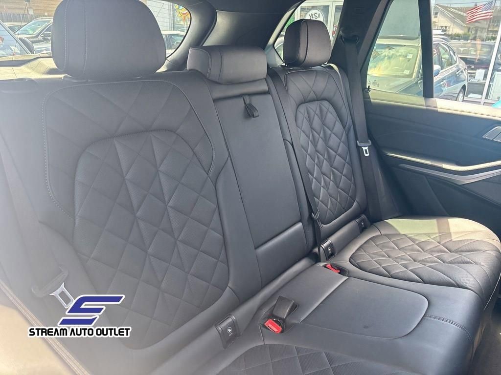 Used 2024 BMW X5 xDrive40i w/ Premium Package image 12