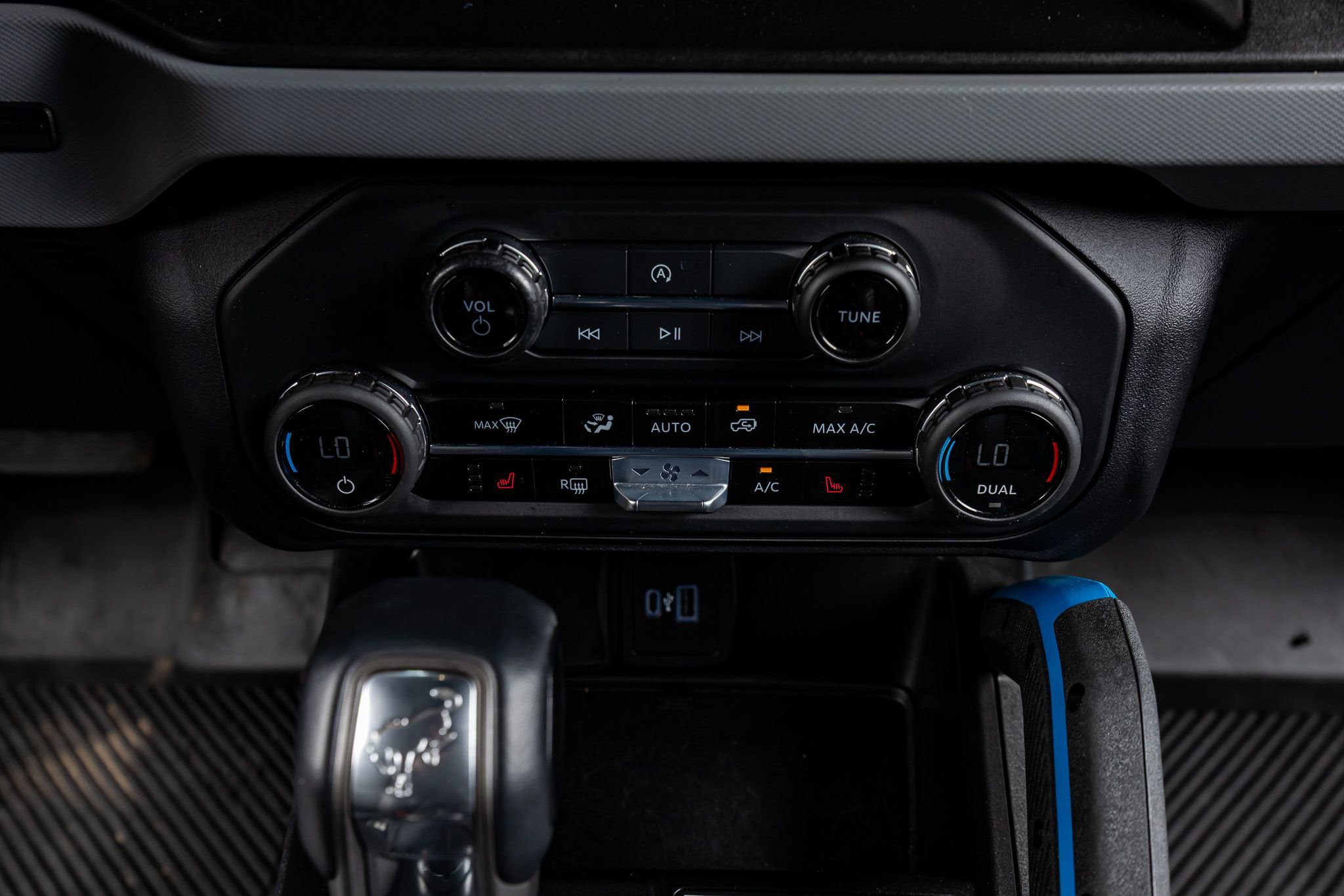 Used 2023 Ford Bronco Black Diamond w/ Sasquatch Package image 32