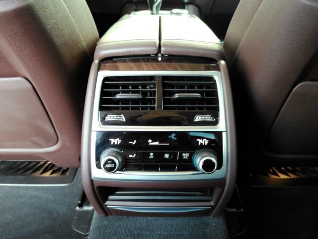 Used 2022 BMW 740i RWD image 27