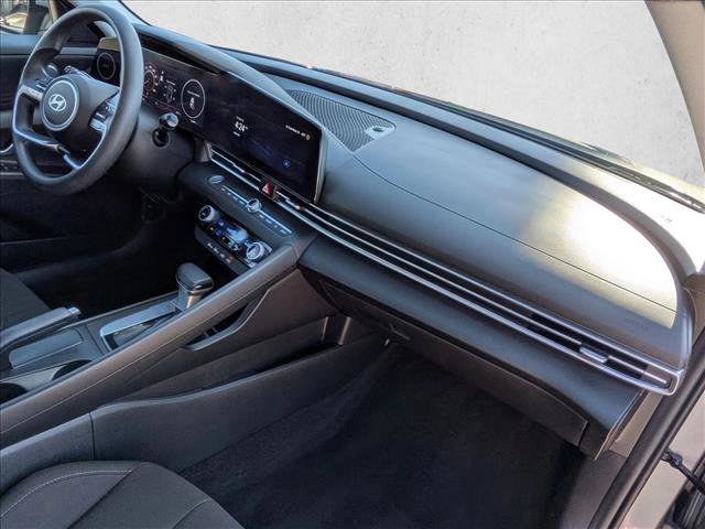 Used 2024 Hyundai Elantra SEL FWD image 22