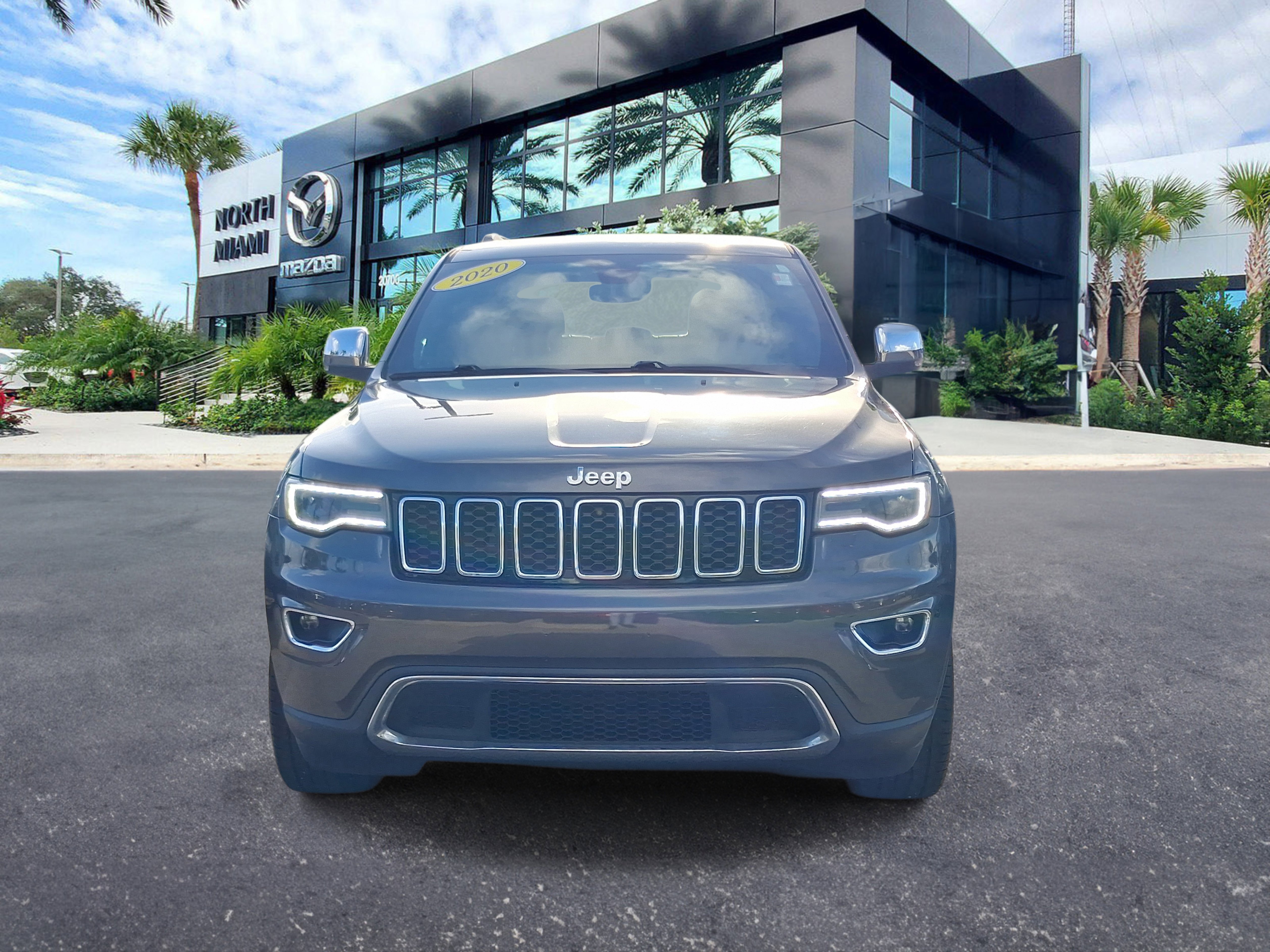 Used 2020 Jeep Grand Cherokee Limited w/ Premium Lighting Group image 2