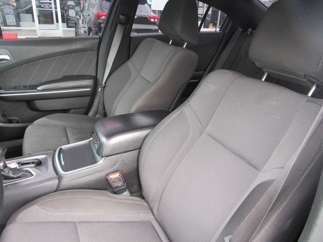 Used 2019 Dodge Charger SXT RWD image 9