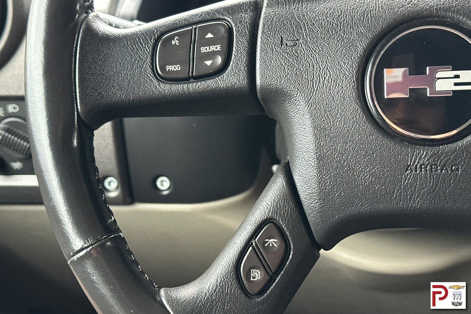 Used 2004 HUMMER H2 w/ Preferred Equipment Group image 28