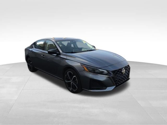 Used 2024 Nissan Altima 2.5 SR image 7