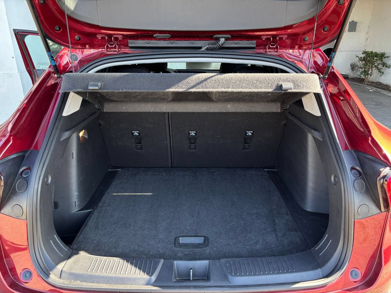 Used 2025 Chevrolet Trax LT FWD image 56
