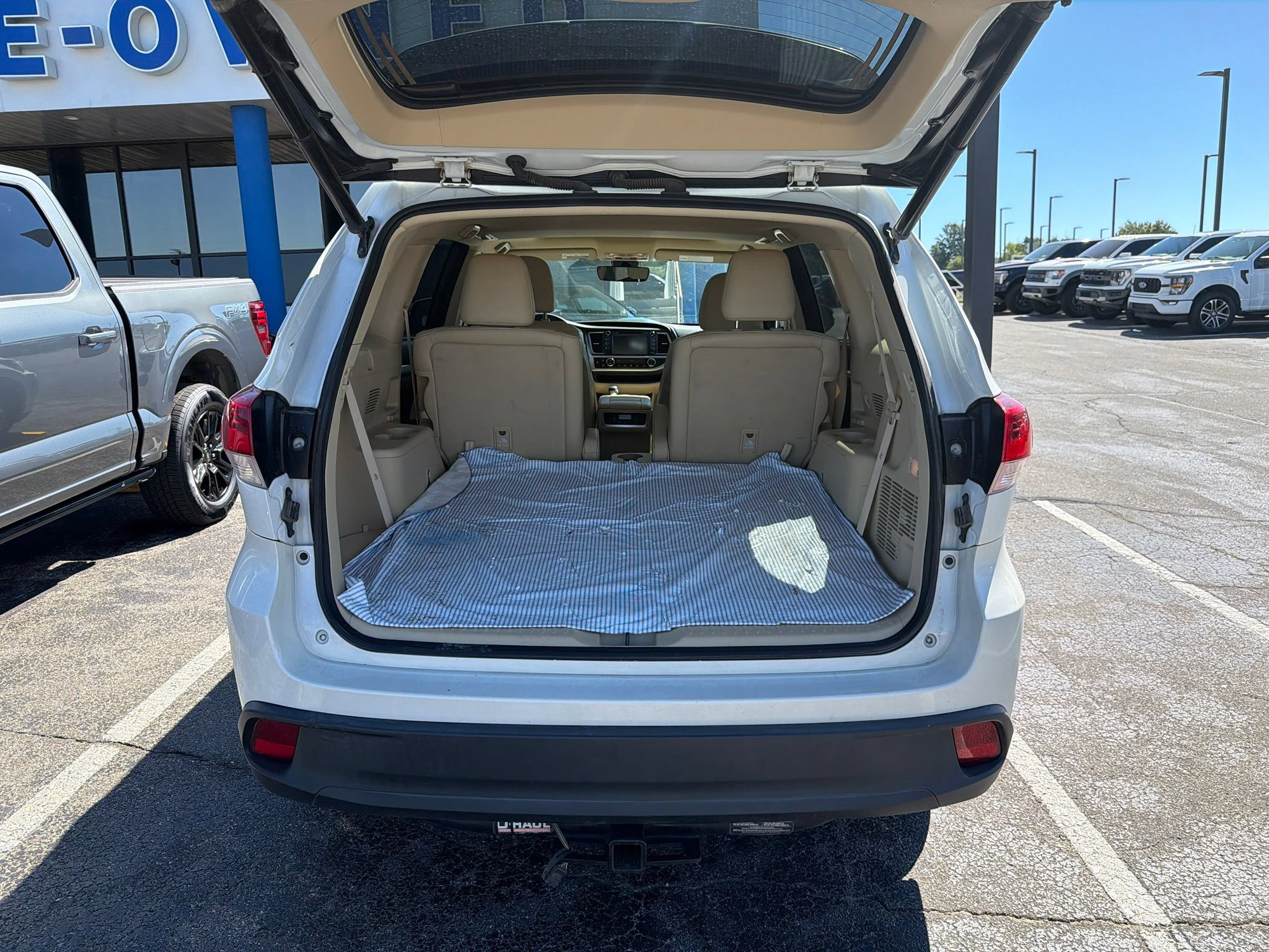 Used 2017 Toyota Highlander XLE FWD image 9