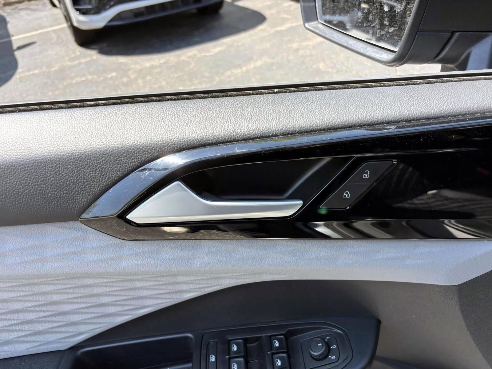 Certified 2023 Volkswagen Taos S FWD image 12