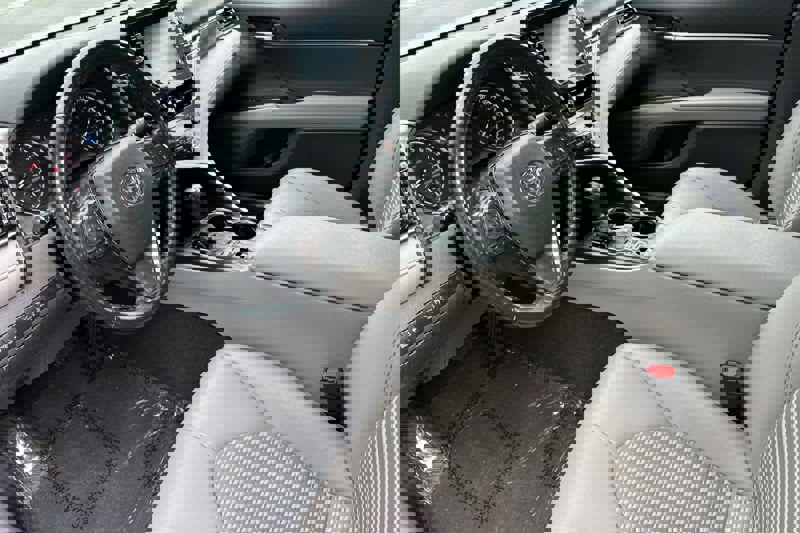 Used 2023 Toyota Camry SE image 11