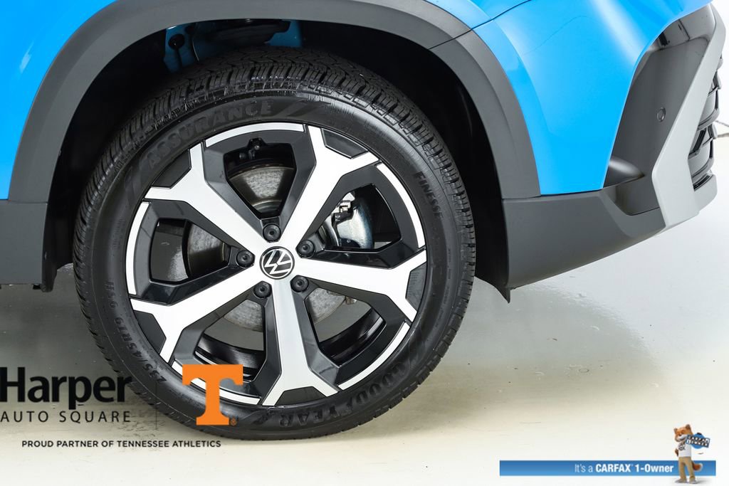 Used 2025 Volkswagen Taos SEL image 52
