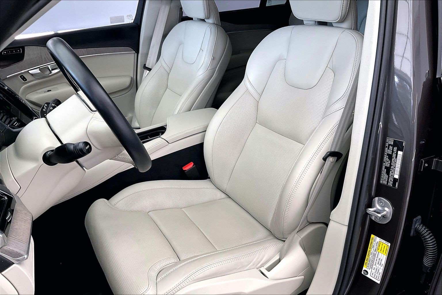 Used 2024 Volvo XC90 T8 Ultimate w/ Protection Package Premier AWD/4WD image 18