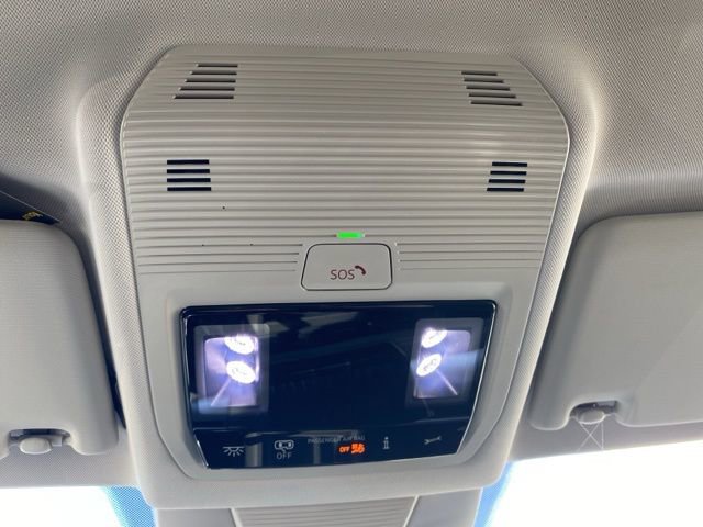 New 2025 Volkswagen Tiguan SE image 44