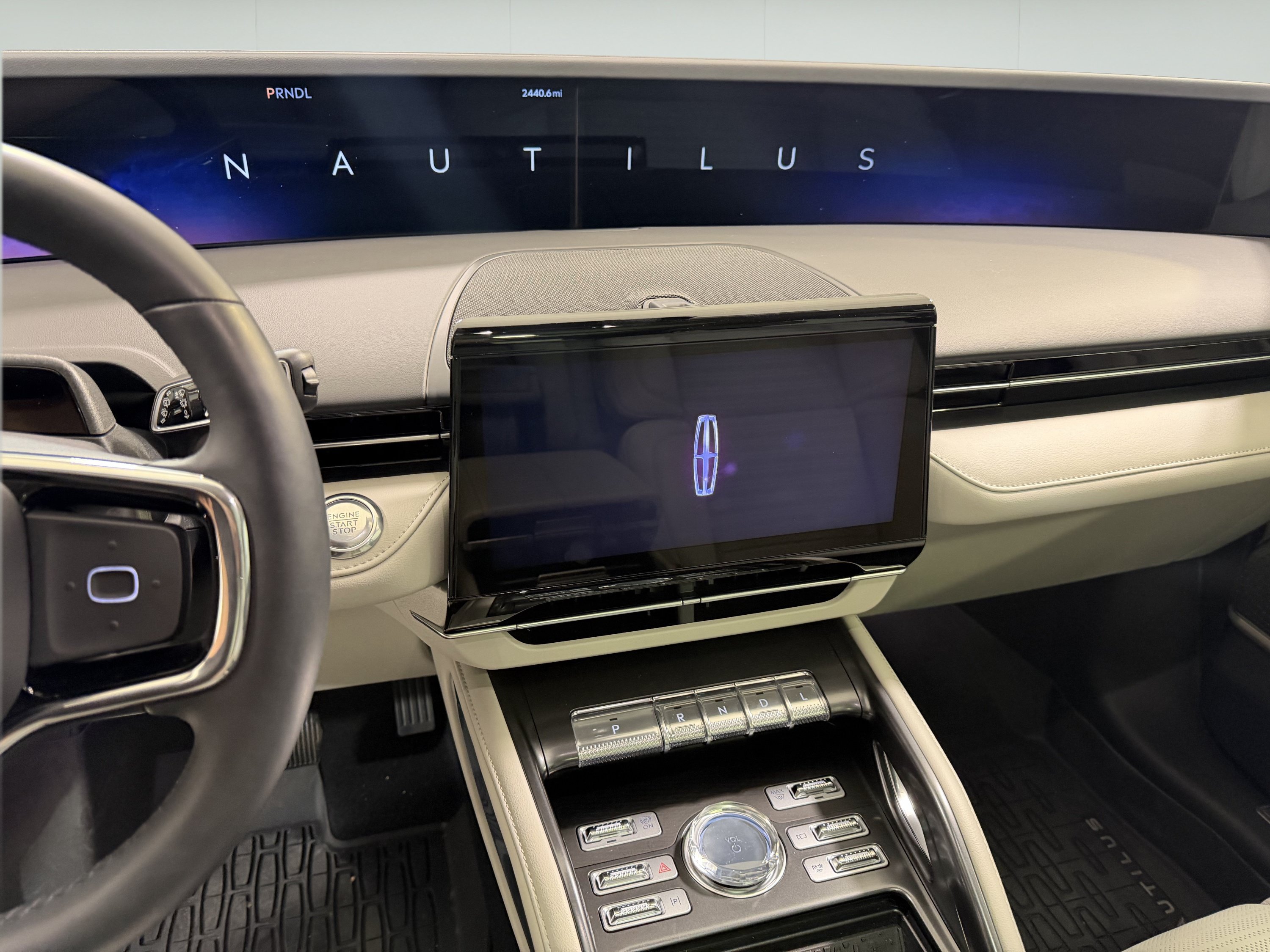 Used 2026 Lincoln Nautilus Reserve AWD/4WD image 16