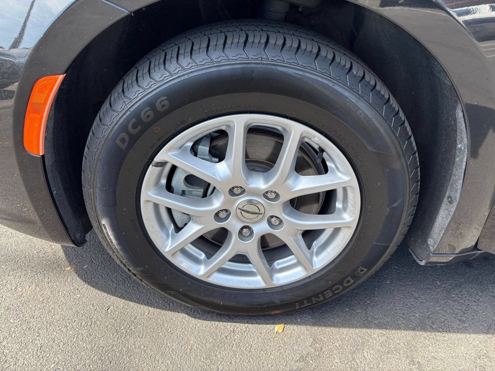 Used 2023 Chrysler Pacifica Touring-L FWD image 32