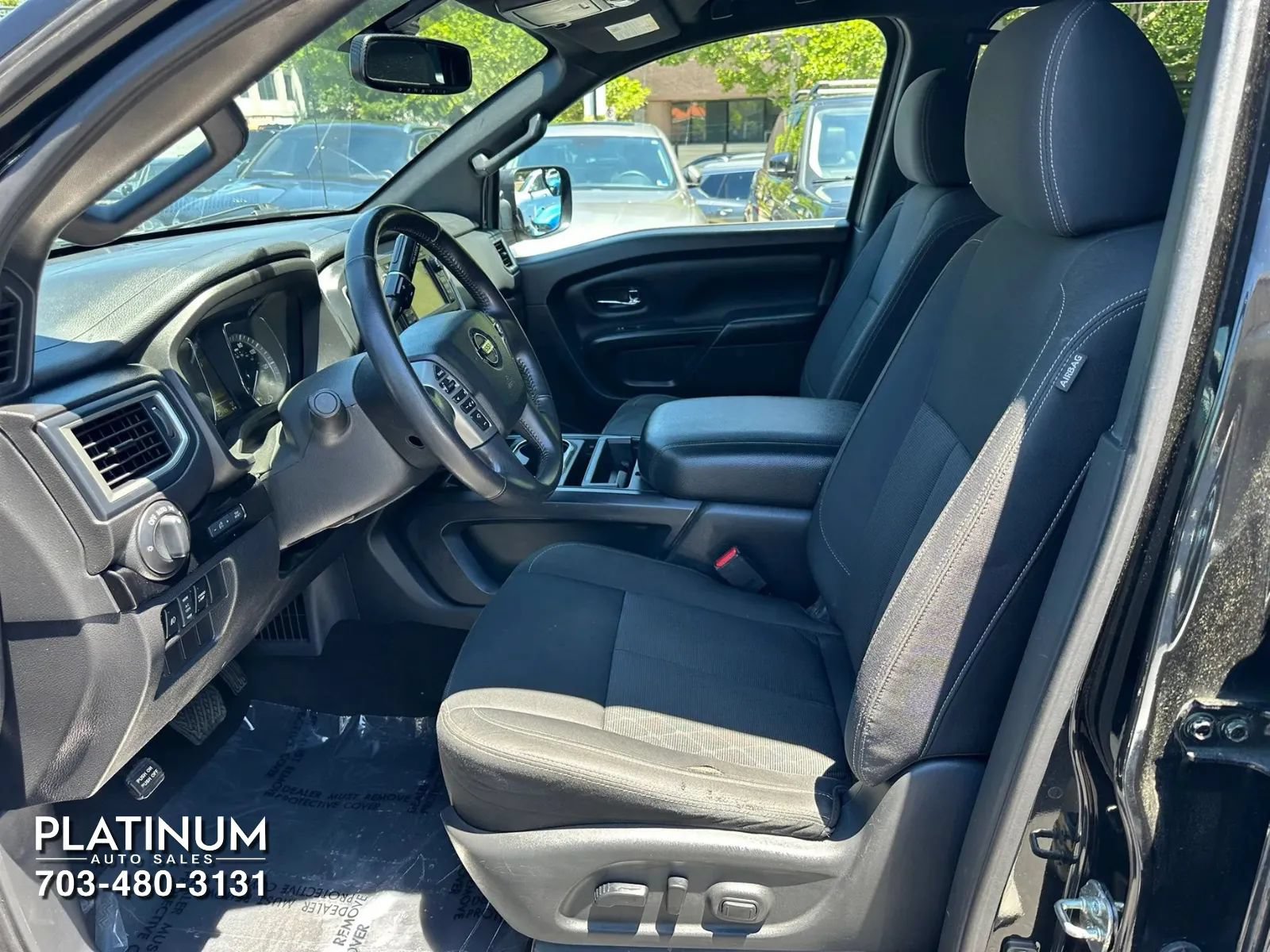 Used 2018 Nissan Titan SV w/ SV Convenience Package AWD/4WD image 14