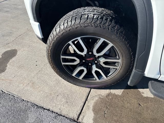 Used 2024 GMC Sierra 1500 AT4 w/ Technology Package image 28