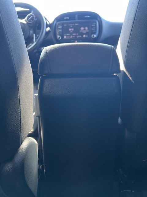 Used 2025 Kia Soul LX w/ LX Technology Package FWD image 26